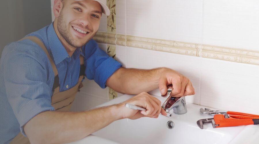 Expert burst pipe repair services in New Llano, LA